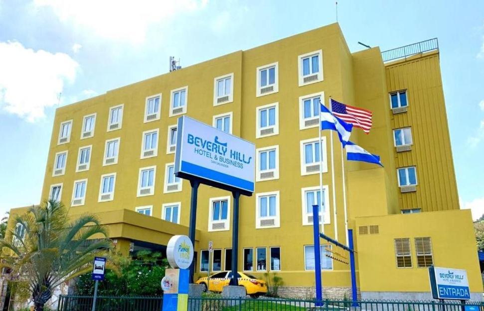 Beverly Hills: Hotel And Business Nuevo Cuscatlan Eksteriør bilde